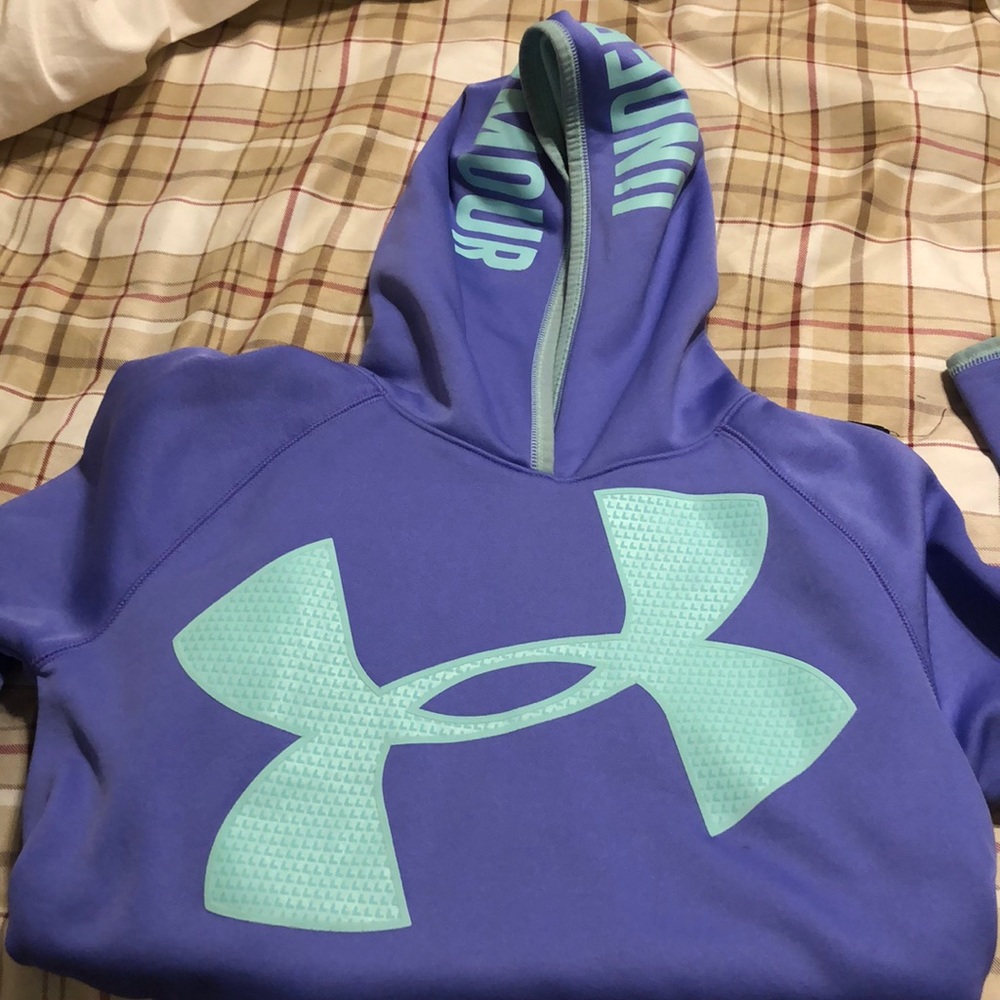 Girls under armour sweatshirt